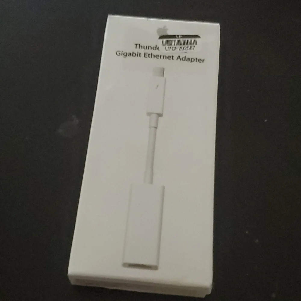 Apple Thunderbolt to Gigabit Ethernet Adapter